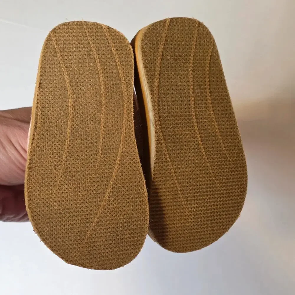 Tommy Bahama Toddler size 5-6 Thong Flip Flops with Elastic Back EUC